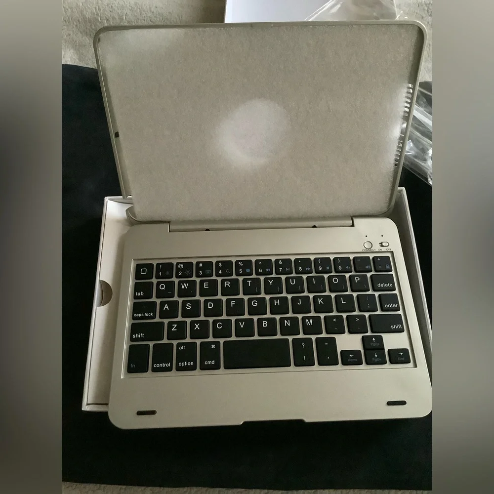 Tablet Bluetooth Keyboard